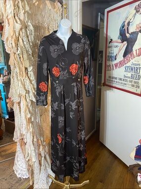 Genuine vintage 70s’ maxi dress in excellent condition